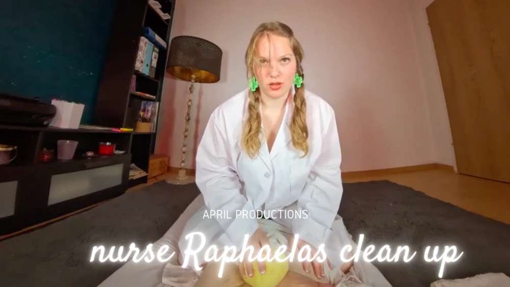 Ver Baño de esponja de la enfermera Raphaela en PureVR